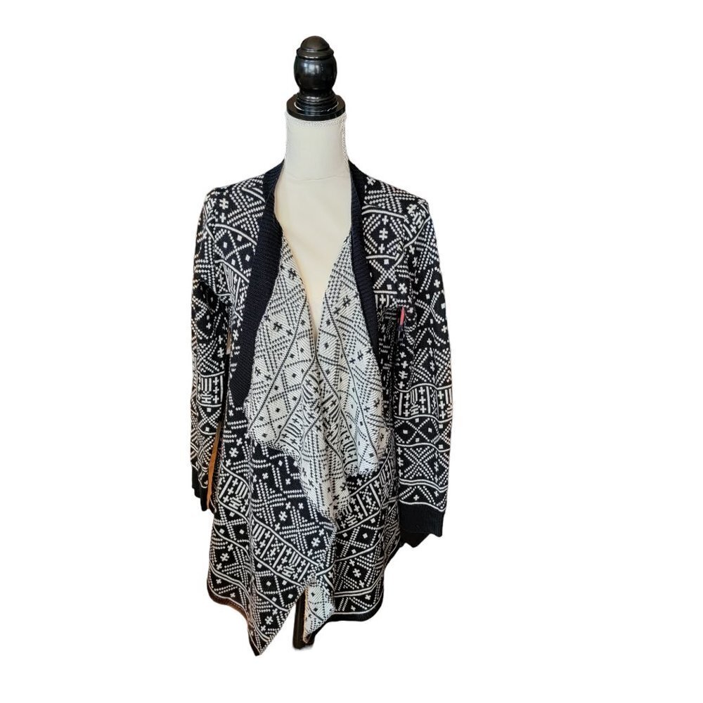 Windsor Black and White Long Sleeve Open Cardigan Sweater in Size Medium‎